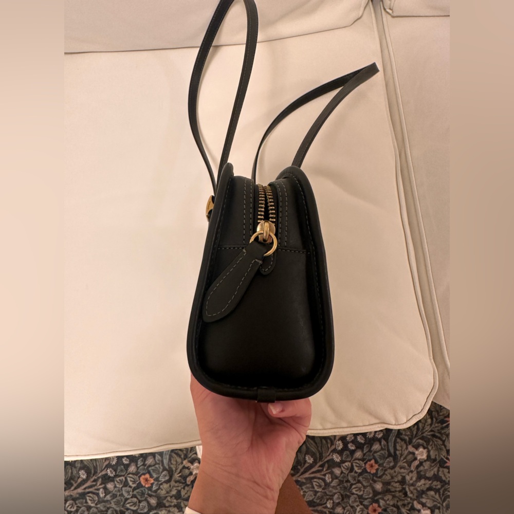 Coach Swing Zip - Picture 4 of 7